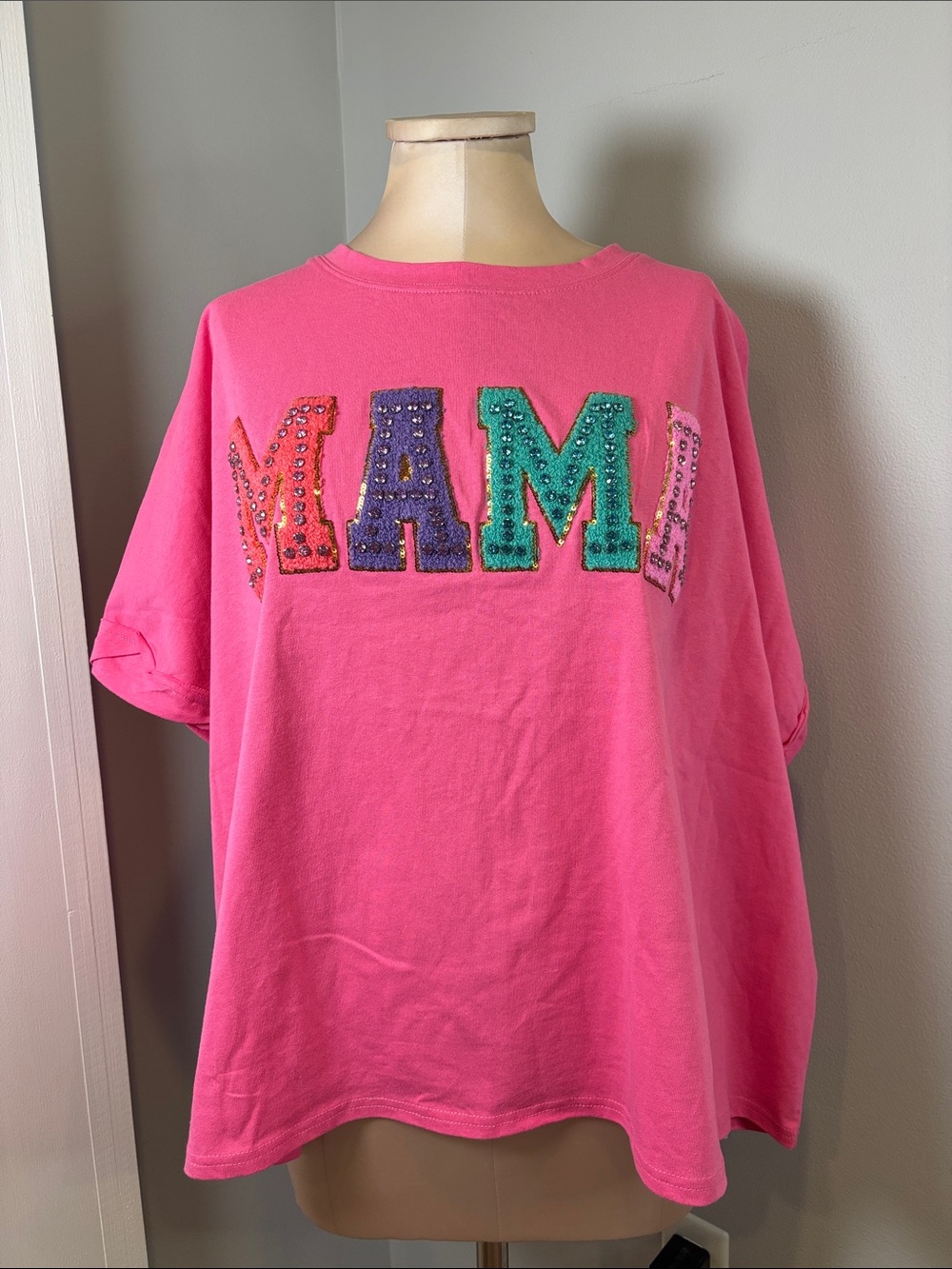 ✨ Bright Pink “MAMA” Graphic Tee ✨ Size L Oversized Fit